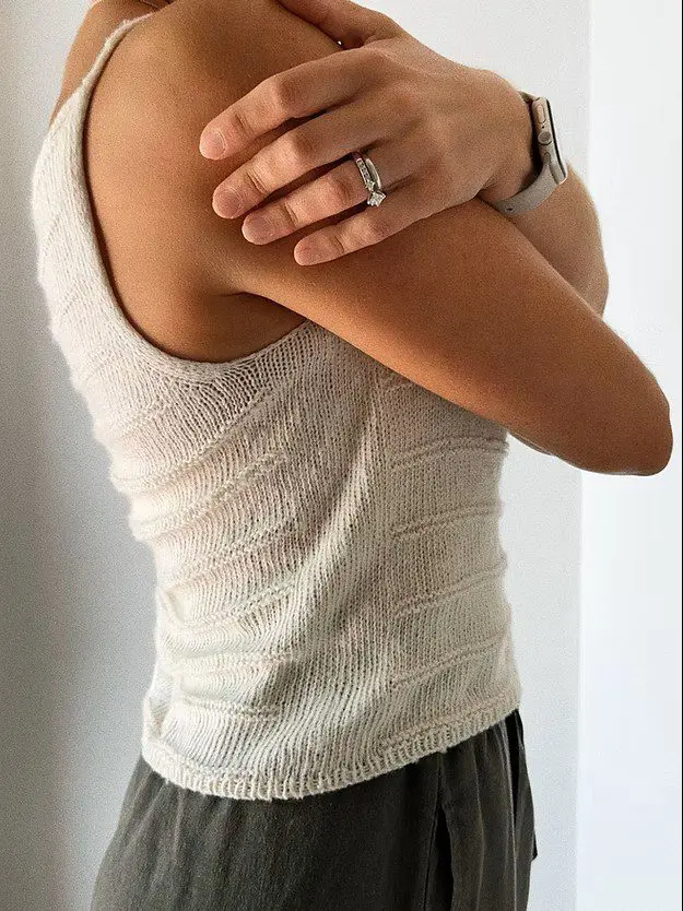 Leela Top od Caidree wzór na druty z włóczką Suave