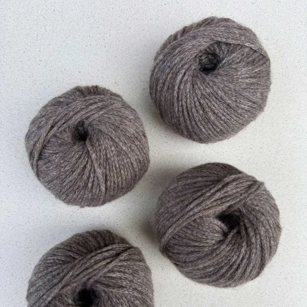 Delizia Hat wzór na druty z włóczką