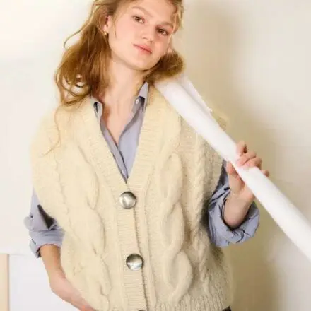 Harper Vest 2502-05 zestaw wzór na druty z włóczką
