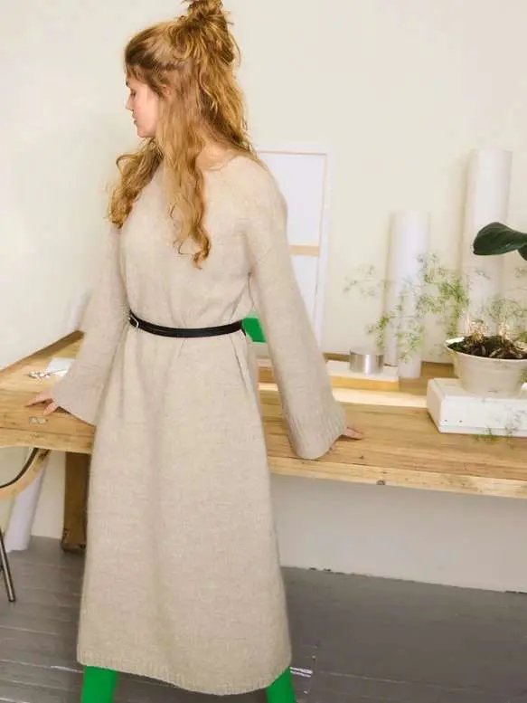 Molly Dress 2502-04 zestaw wzór na druty z włóczką