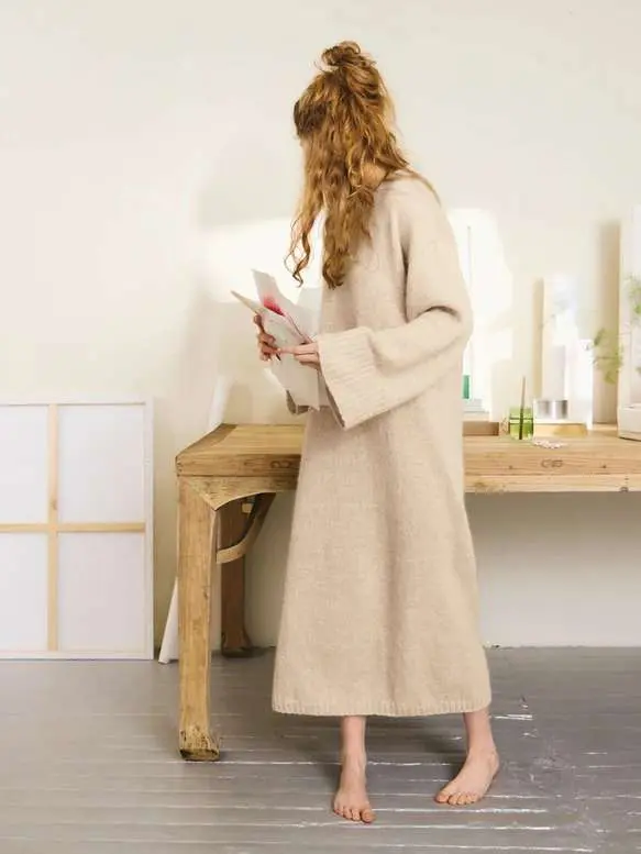 Molly Dress 2502-04 zestaw wzór na druty z włóczką