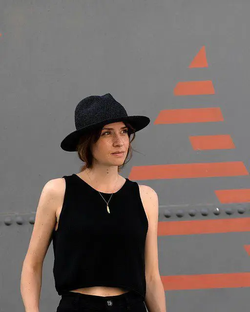 Paula Strickt Vegas Top wzór na druty z włóczką