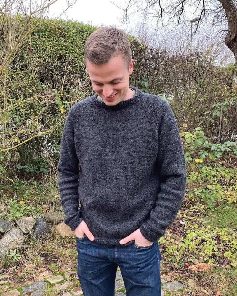 PetiteKnit Hanstholm Sweater wzór na druty na sweter z wełny norweskiej włóczka Peer Gynt Sandnes Garn