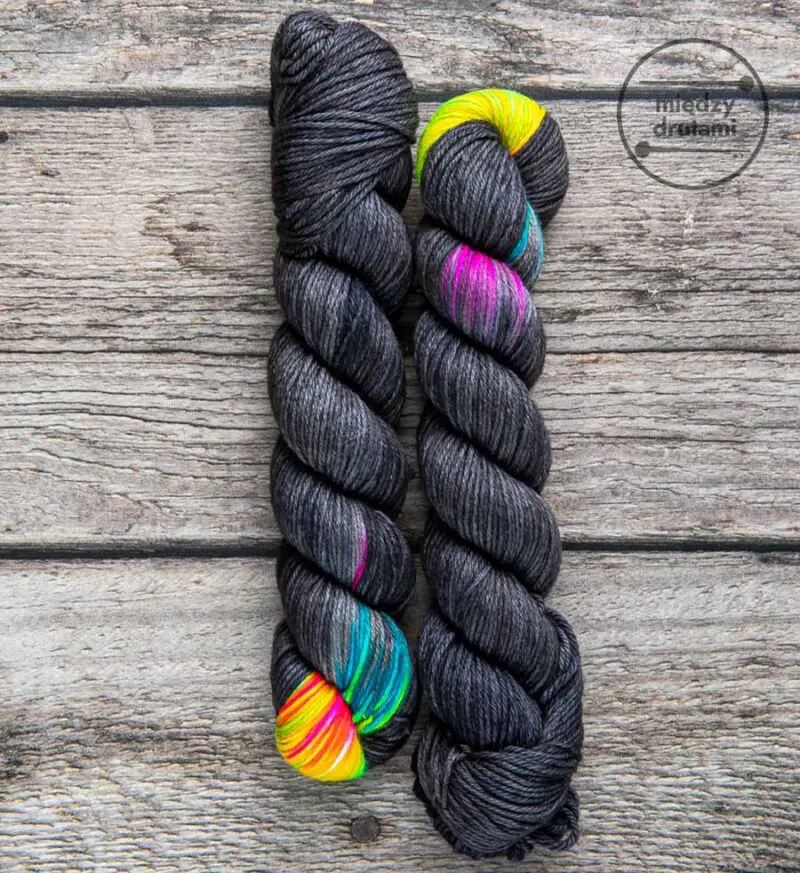 SHORT Rainbow Comfy DK