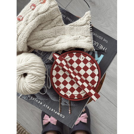 The Knitting Box Spin Buddy Szach-mat