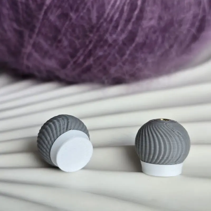 The Knitting Box magnetyczna zakrętka do żyłek kłębek włóczki