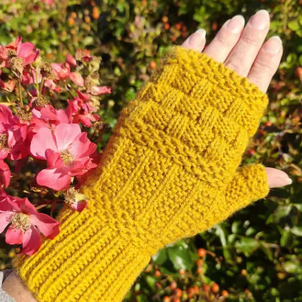 Beata Kośla Mix It Up Mittens Pascuali wzór na druty z włóczką