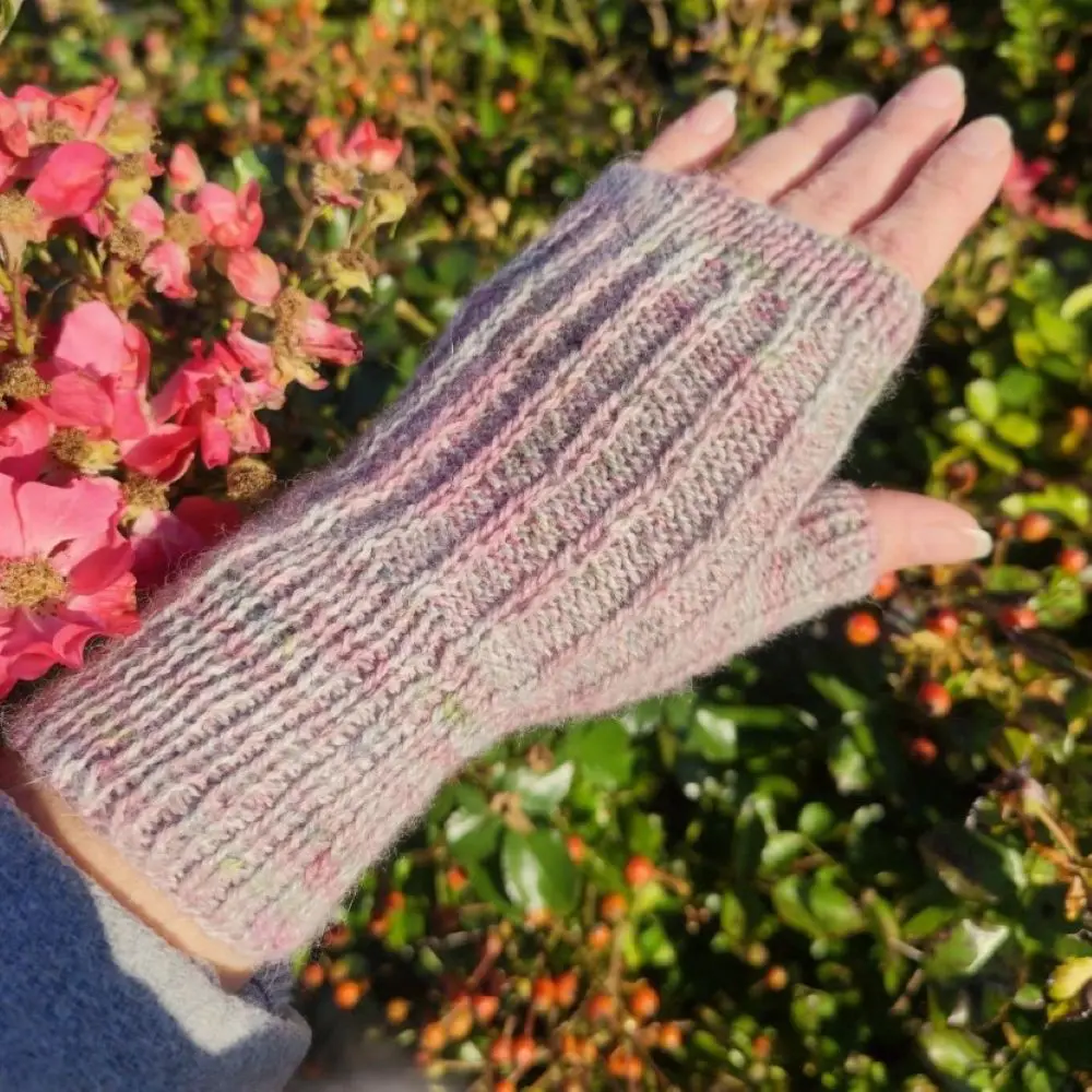 Kathy Mittens wzór na druty z włóczką Balayage Hand-Dyed