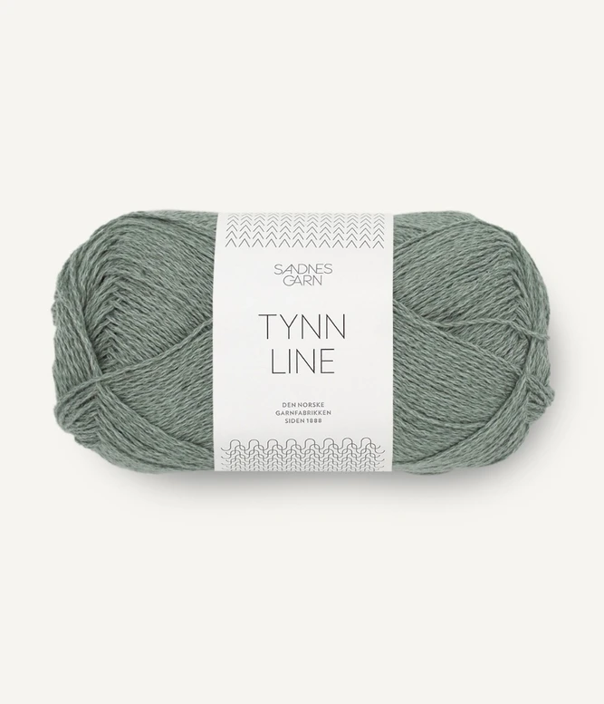 Tynn Line cienka włóczka bawełniana z lnem Sandnes Garn w kolorze zielonym o szarym odcieniu 8561
