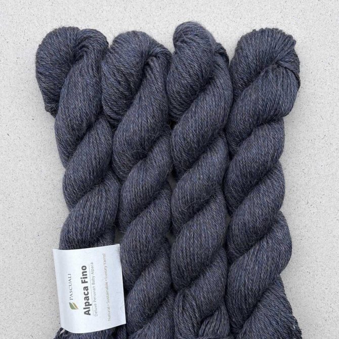 Włóczka z alpaki Alpaca Fino delikatna i przyjemna w dotyku kolor 51
