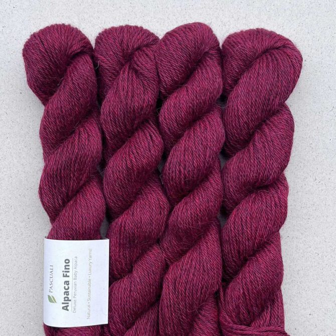 Włóczka z alpaki Alpaca Fino delikatna i przyjemna w dotyku kolor 62