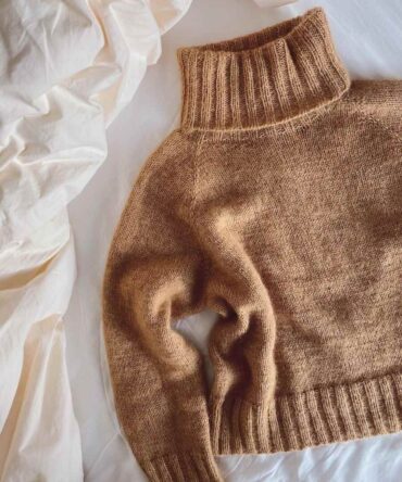 PetiteKnit wzory Caramel Sweater wzór swetra z raglanem do robienia na drutach