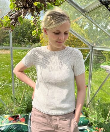 PetiteKnit Anker's Summer Shirt wzór bluzki do robienia na drutach