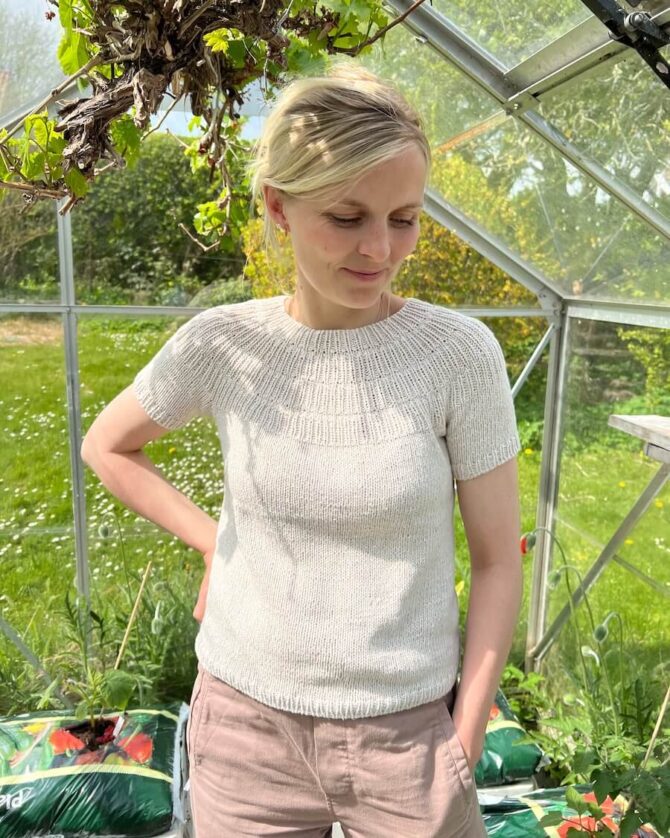 PetiteKnit Anker's Summer Shirt wzór bluzki do robienia na drutach