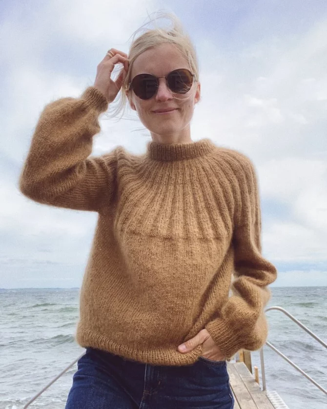 PetiteKnit wzory Sunday Mohair wzór na druty sweter z włóczki moherowej