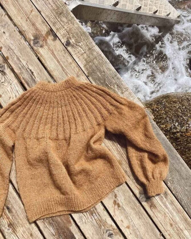 PetiteKnit wzory Sunday Mohair wzór na druty sweter z włóczki moherowe