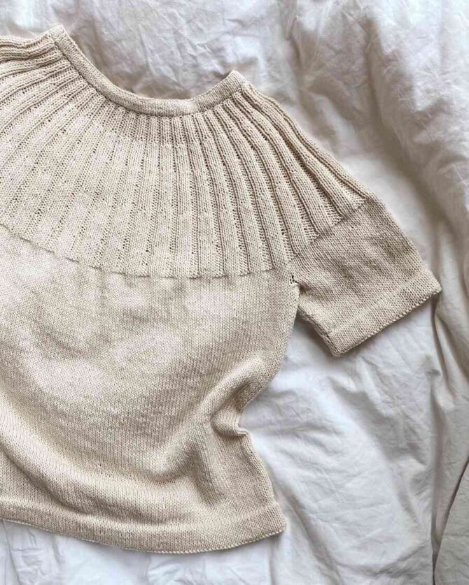 PetiteKnit wzory Sunday Tee wzór do robienia na drutach letnia bluzka z krótkim rękawem