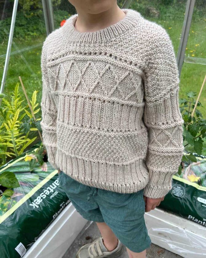 PetiteKnit Ingrid Sweater Junior sweter w strukturalny wzór
