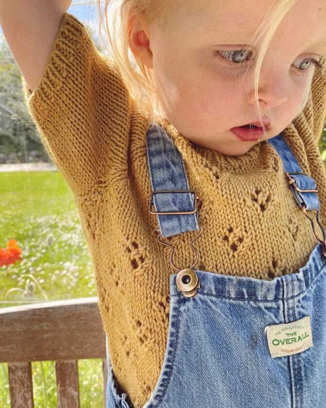 PetiteKnit Rigmor's Summer Blouse bluzeczka dziecięca ażurowa