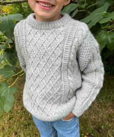 PetiteKnit wzory Moby Sweater Mini wzór na sweter dla dzieci do robienia na drutach