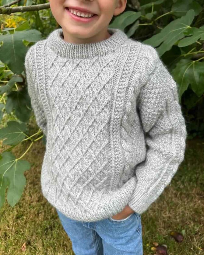 PetiteKnit wzory Moby Sweater Mini wzór na sweter dla dzieci do robienia na drutach