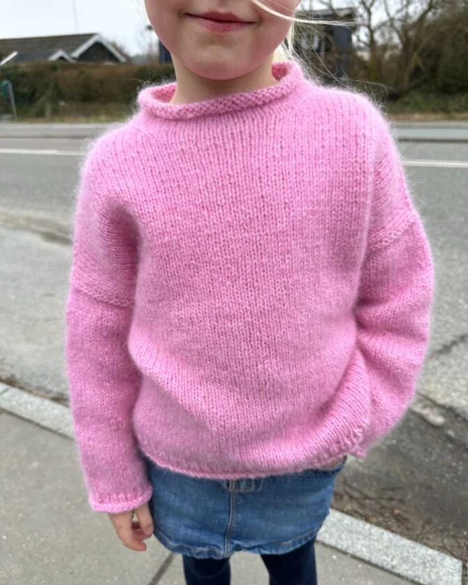 PetiteKnit Cloud Sweaer Junior sweter z obniżonymi rękawami