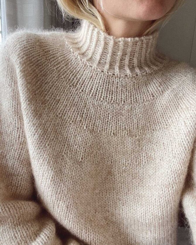 PetiteKnit Novice Sweater klasyczny sweter na drutach z okrągłym karczkiem