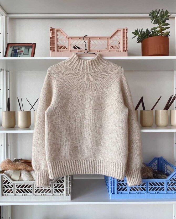 PetiteKnit Novice Sweater klasyczny sweter na drutach