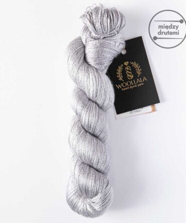 Woollala Pure Silk Lace 600 Light Grey ręcznie farbowany jedwab morwowy najwyższej jakości