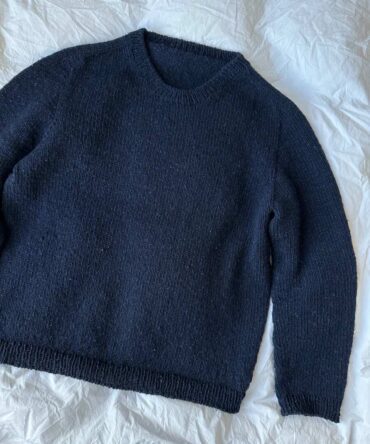 PetiteKnit Northland Sweater wzór na sweter męski z wełny Peer Gynt Sandnes Garn