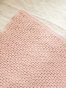 Sandnes Garn kolekcja 2406-02 Butterfly Blanket kocyk dla dziecka z ciekawym, strukturalnym wzorem