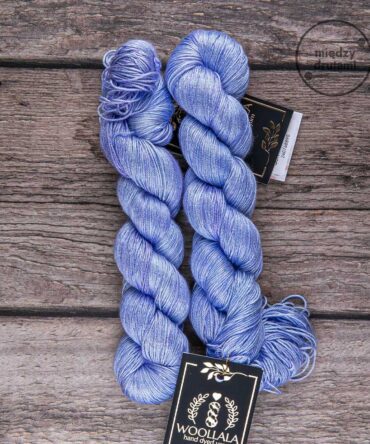 Soft Periwinkle Woollala Pure Silk 100 włóczka jedwabna ręcznie barwiona