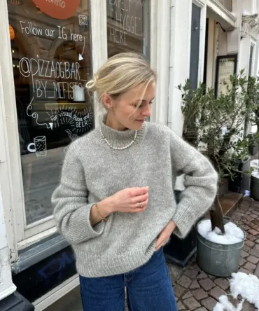 PetiteKnit Weekend Sweater wzór dziewiarski, według którego samodzielnie wykonasz sweter na drutach.