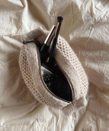 PetteKnit Honey Clutch wzór dziewiarski na kosmetyczkę