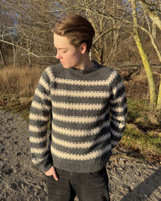 PetiteKnit Key Sweater Man wzór na druty na męski sweter w paski