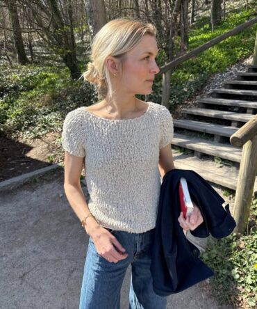 PetiteKnit Wave Tee wiosenno-letnia bluzka z włóczki Gepard Garn CottonWave w kolorze 105