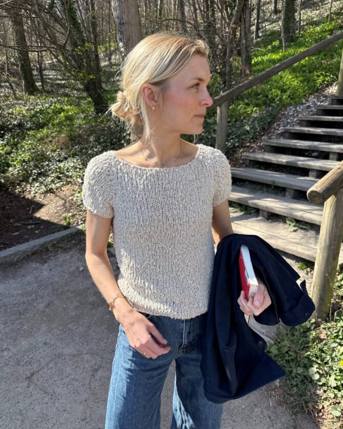PetiteKnit Wave Tee wiosenno-letnia bluzka z włóczki Gepard Garn CottonWave w kolorze 105