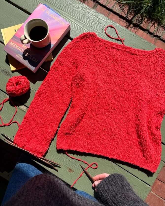 PetiteKnit Wave Tee wiosenno-letnia bluzka z włóczki Gepard Garn CottonWave w kolorze 325