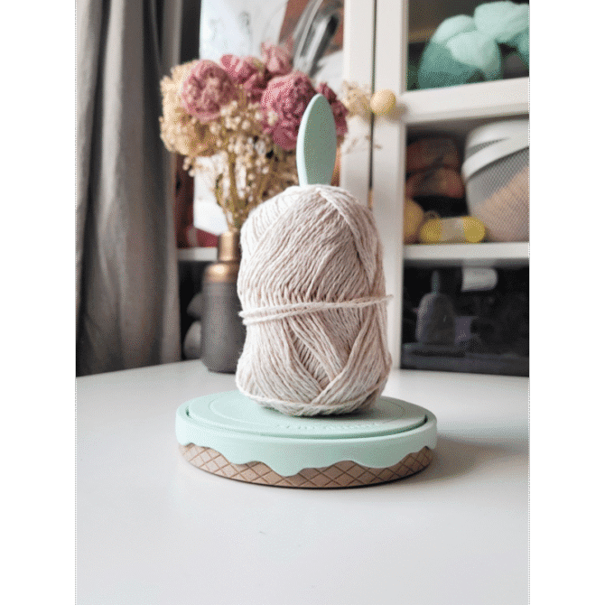 The Knitting Box Spin Buddy Ice Cream odwijak na włóczkę w kolorze Lody Pistacjowe