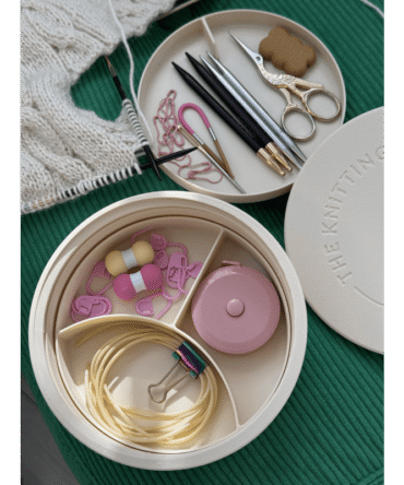 The Knitting Box Macaron Knitting Stuff Organizer organizer na akcesoria dziewiarskie kolor kość słoniowa