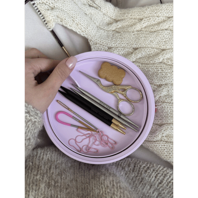 The Knitting Box Macaron Knitting Stuff Organizer organizer na akcesoria dziewiarskie kolor liliowy
