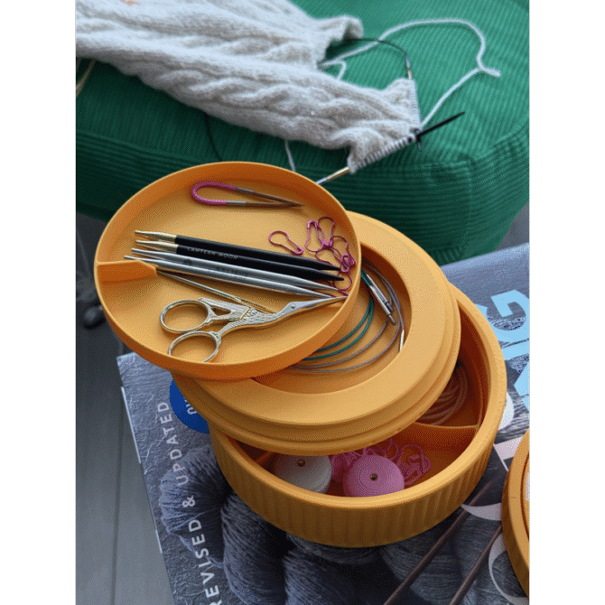 The Knitting Box Macaron Knitting Stuff Organizer organizer na akcesoria dziewiarskie kolor mango