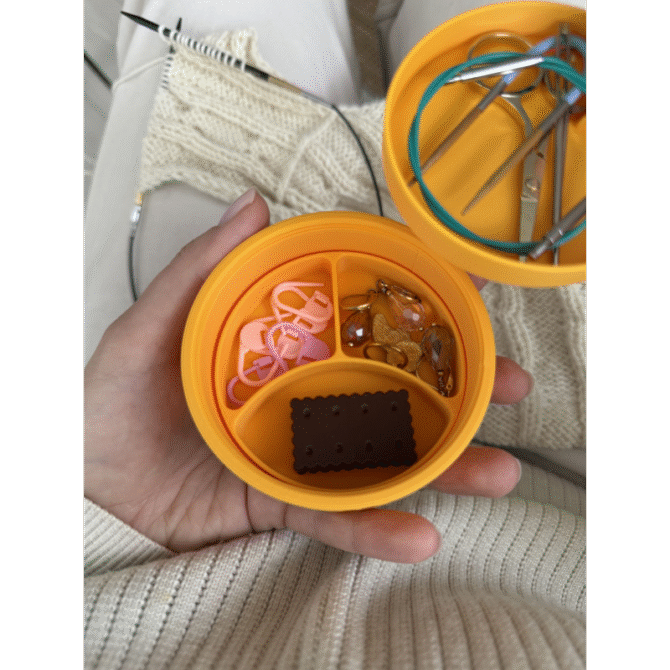 The Knitting Box Macaron Mini Knitting Stuff Organizer organizer na akcesoria dziewiarskie kolor mango