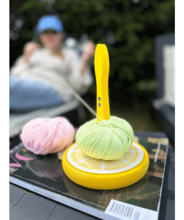 The Knitting Box Spin Buddy Lime Slice odwijak na włóczkę