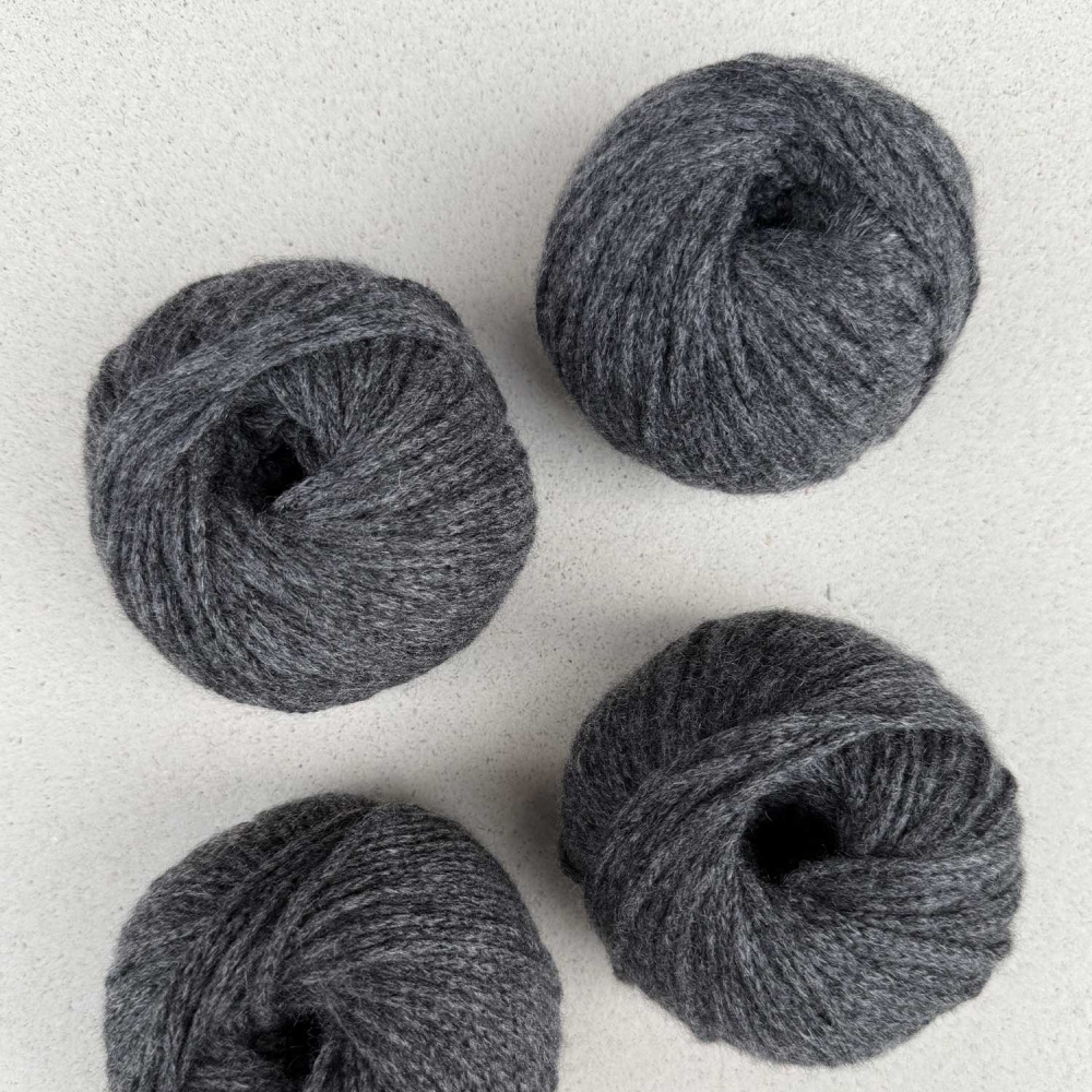 Delizia Hat wzór na druty z włóczką