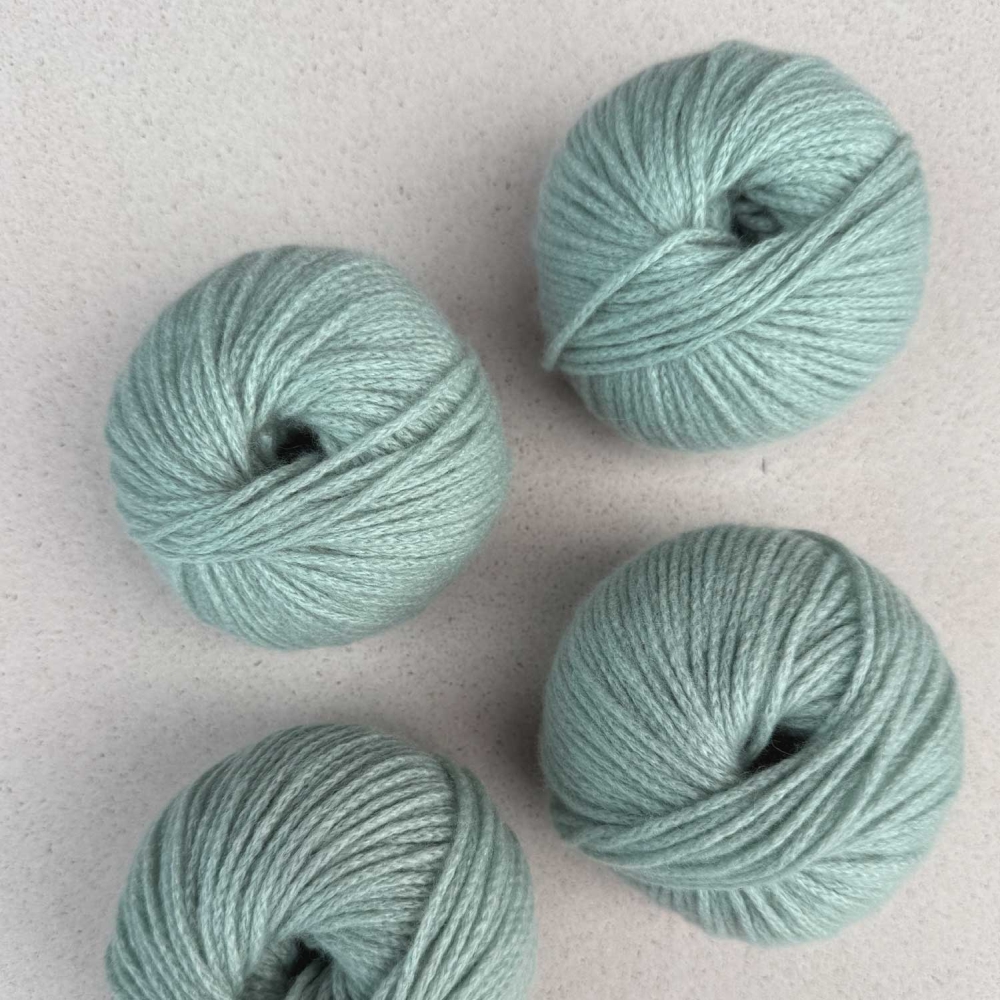 Delizia Hat wzór na druty z włóczką