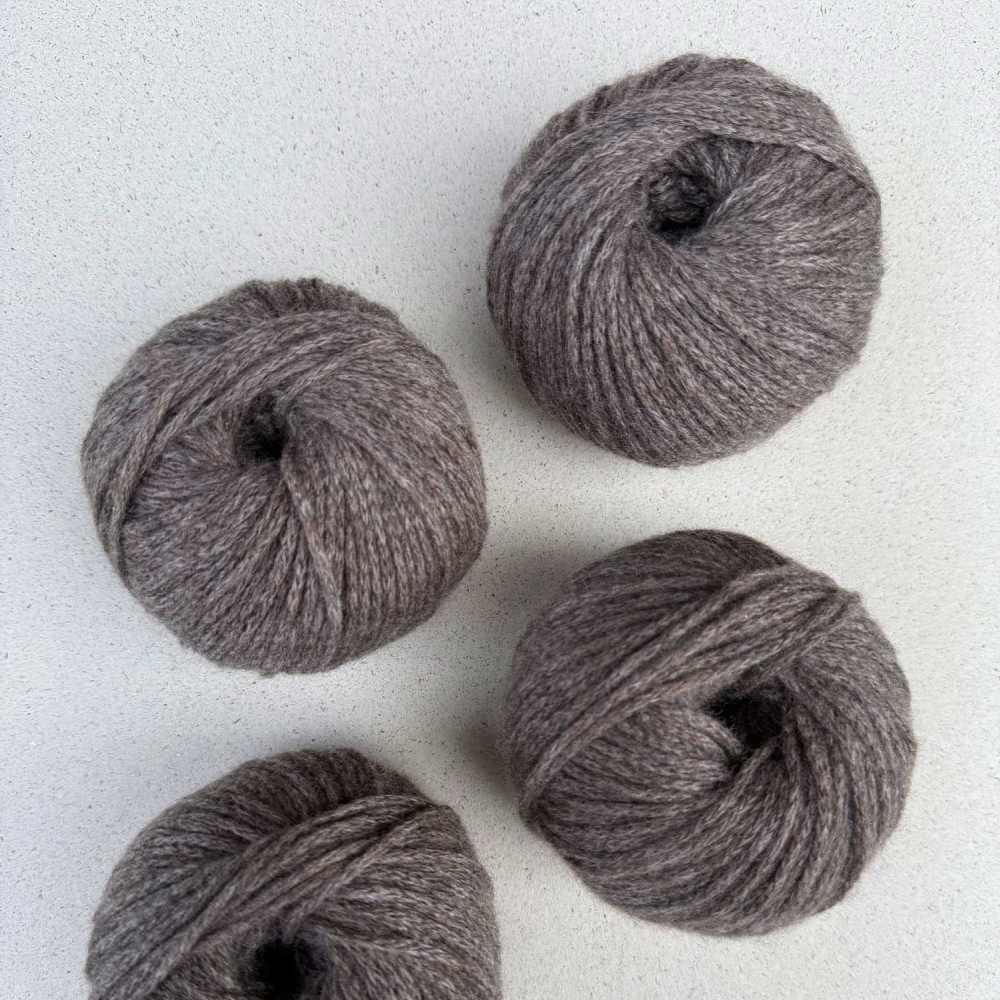 Delizia Hat wzór na druty z włóczką