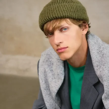 Charlie Beanie 2412-03 wzór na druty z włóczką