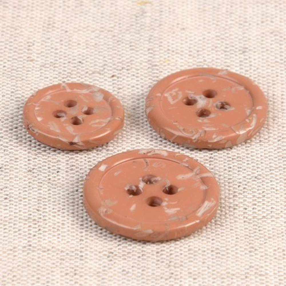 Guziki z recyklingowanych butelek 1 szt.