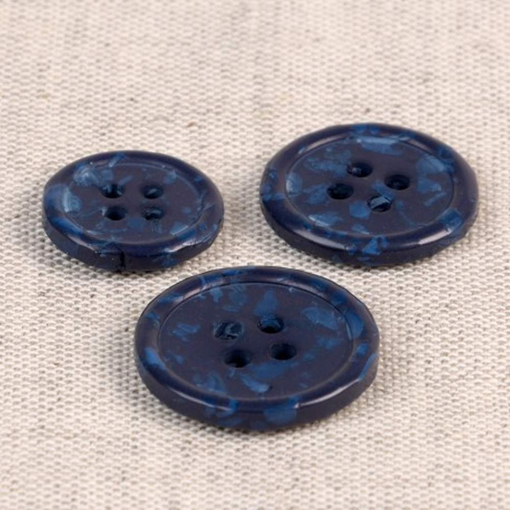 Guziki z recyklingowanych butelek 1 szt.